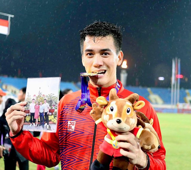Tiến Linh bất ngờ hot rần rần trước thềm Chung kết AFF Cup lượt về, được kỳ vọng sẽ ghi bàn cho ĐT Việt Nam - Ảnh 2.