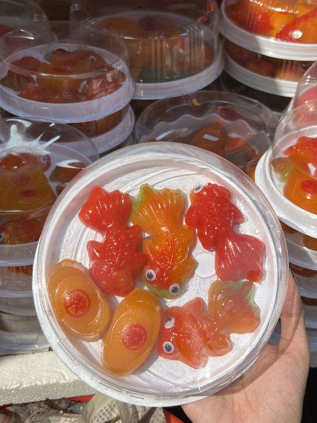 Vòng quanh chợ Phùng Hưng, tròn mắt với vô vàn món bánh truyền thống của người Hoa dịp Tết Nguyên đán - Ảnh 12.