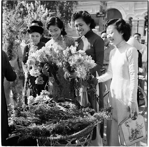 Hang Luoc flower market - A cultural rendezvous with the old Tet taste of the Ha Thanh people - Photo 5.