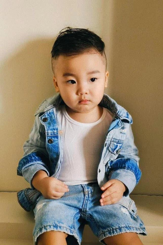 Loạt quý tử nhà sao Việt đẹp trai từ tấm bé, xuất hiện ở đâu là thu hút Loạt quý tử nhà sao Việt đẹp trai từ tấm bé, xuất hiện ở đâu là thu hút