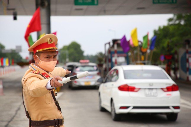 Công khai số điện thoại phản ánh bất cập giao thông, vận tải dịp Tết - Ảnh 1.