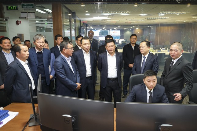 Không để gián đoạn cung cấp điện một giây, một phút nào dịp Tết - Ảnh 1. Không để gián đoạn cung cấp điện một giây, một phút nào dịp Tết - Ảnh 1.