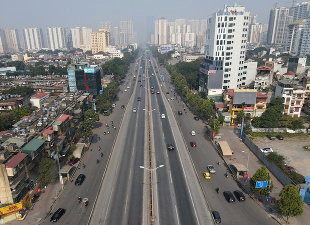 Những tuyến phố Hà Nội hằng ngày đông đúc bỗng yên bình trong ngày 30 Tết - Ảnh 12.