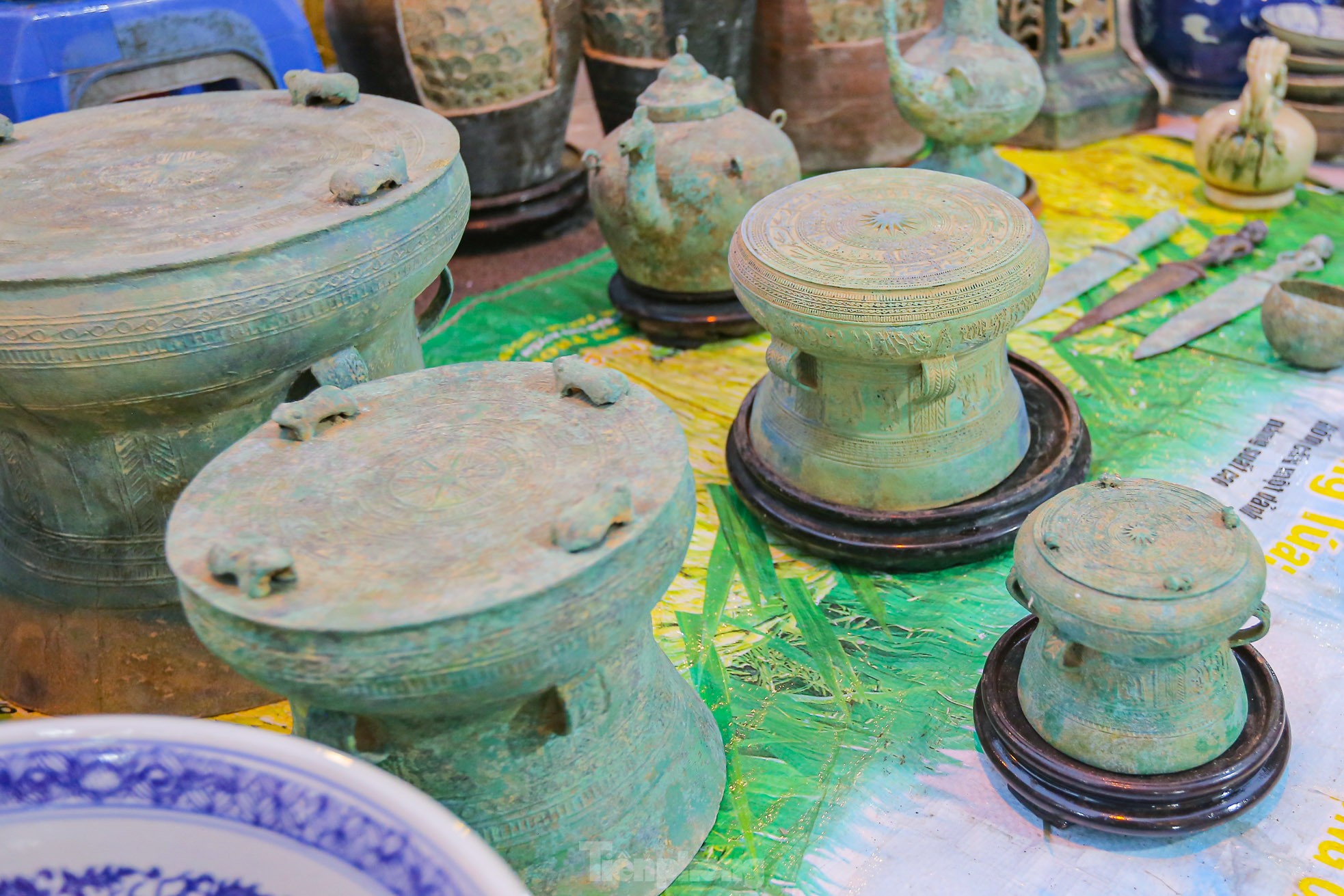 Ngày cuối thảnh thơi, đi chợ Tết mua đồ cổ, đồ cũ - Ảnh 16.