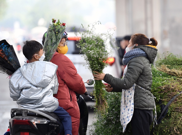  Dịch vụ vặt lông gà đông đúc ngày cuối cùng của năm 2022 - Ảnh 11.