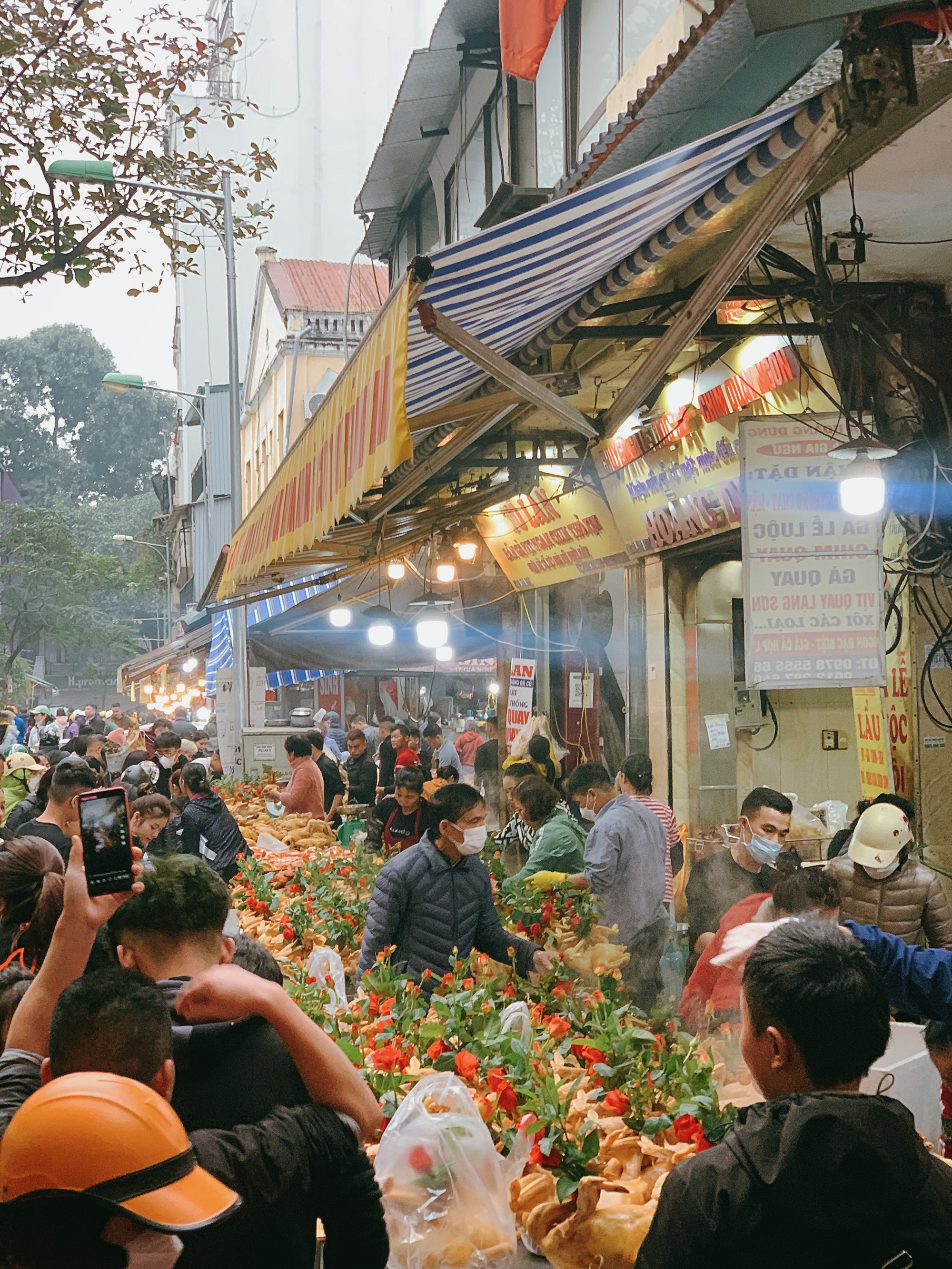 Ghé chợ nhà giàu ngày cuối cùng của năm - Ảnh 3.