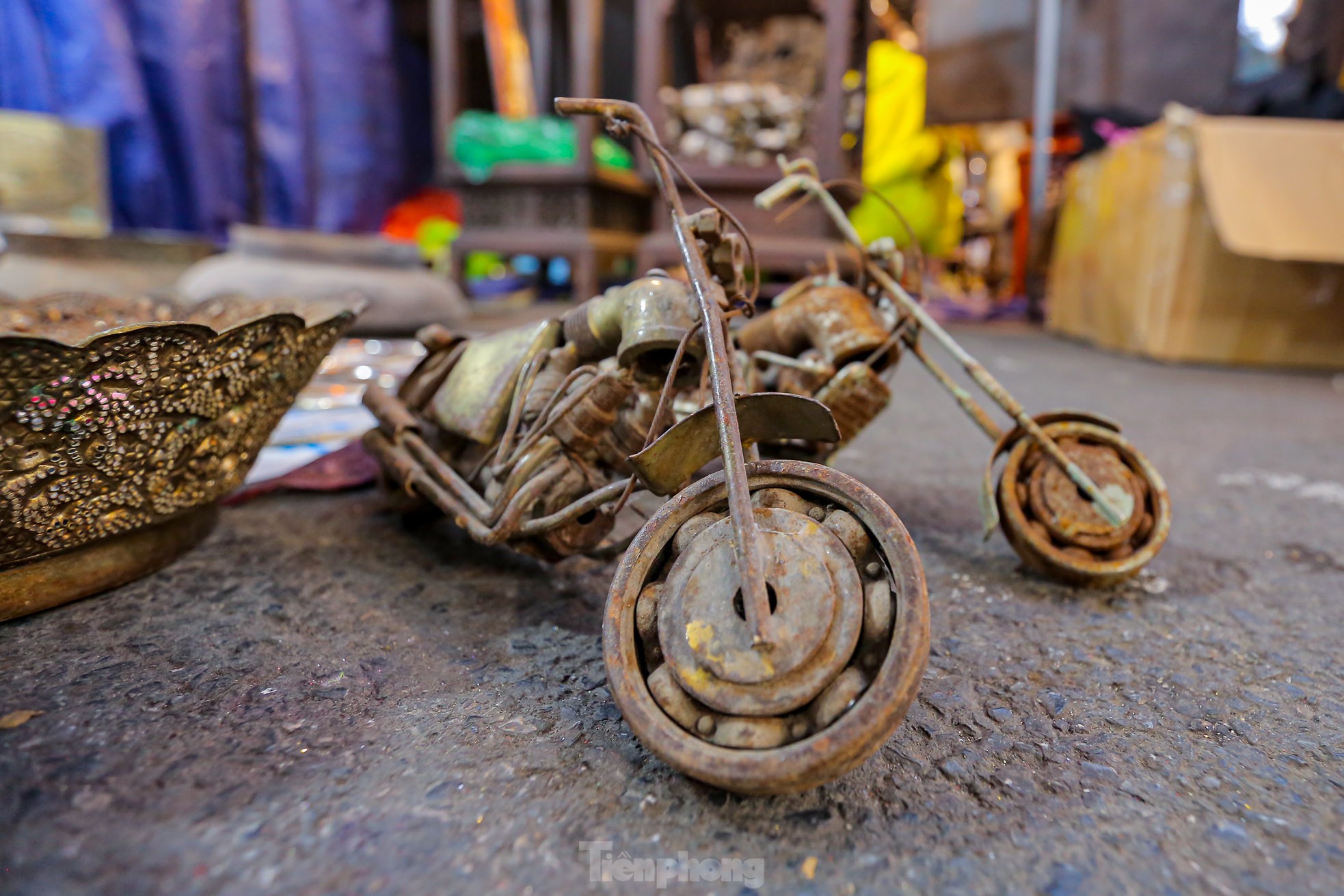 Ngày cuối thảnh thơi, đi chợ Tết mua đồ cổ, đồ cũ - Ảnh 12.