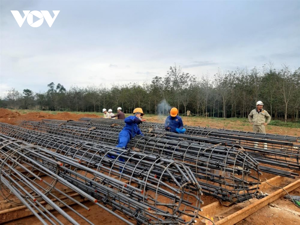 Thứ trưởng Bộ GTVT: Nhiệm vụ quan trọng là sớm hoàn thành cao tốc Bắc-Nam - Ảnh 5. Thứ trưởng Bộ GTVT: Nhiệm vụ quan trọng là sớm hoàn thành cao tốc Bắc-Nam - Ảnh 5.