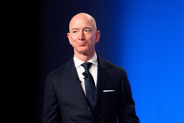 Jeff Bezos, ông trùm Amazon tuổi Mão và 5 bài học phải thuộc nằm lòng nếu muốn thành công - Ảnh 4.