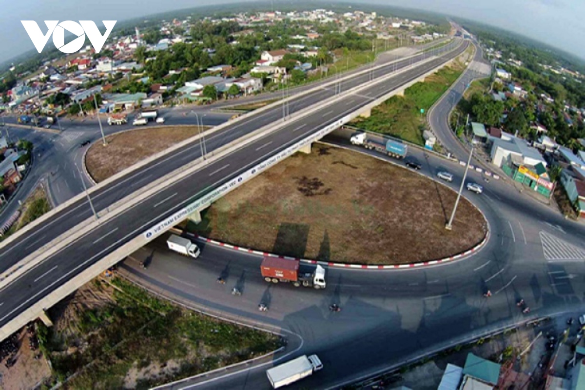 Khát vọng phủ sóng cao tốc Việt Nam: Những đại lộ và dấu ấn “người mở đường” - Ảnh 1. Khát vọng phủ sóng cao tốc Việt Nam: Những đại lộ và dấu ấn “người mở đường” - Ảnh 1.