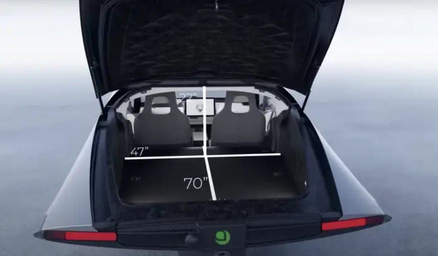 Quên Tesla đi, xe điện ‘kỷ nguyên mới’ đã xuất hiện: thiết kế ‘độc lạ’ chỉ có 3 bánh, không cần sạc pin nhưng cứ ra đường là ‘tự chạy’ - Ảnh 1.