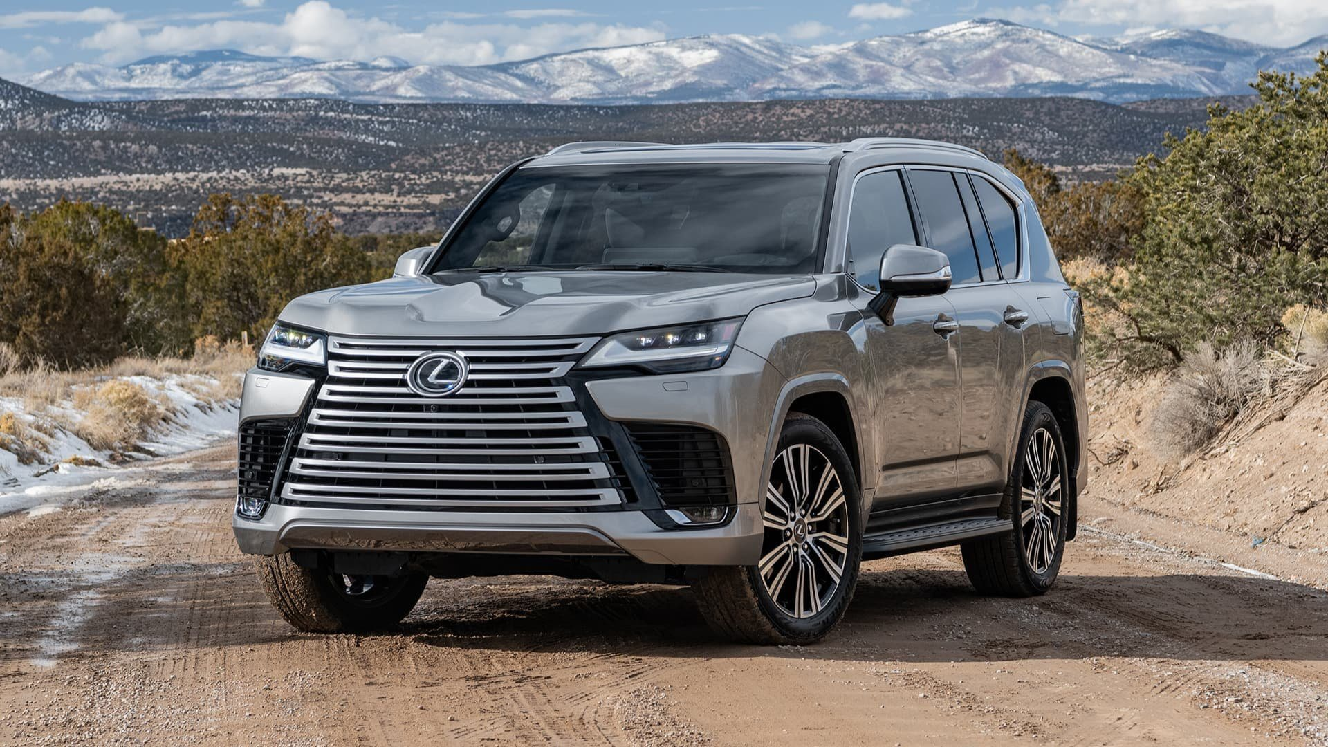 Xe sang Lexus khan hàng do thiếu chip, đại gia Việt chi tiền tỷ cũng chưa chắc được sở hữu ngay - Ảnh 3.