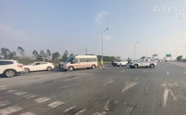 Tạm đóng cao tốc Pháp Vân - Ninh Bình vì ùn tắc - Ảnh 4.