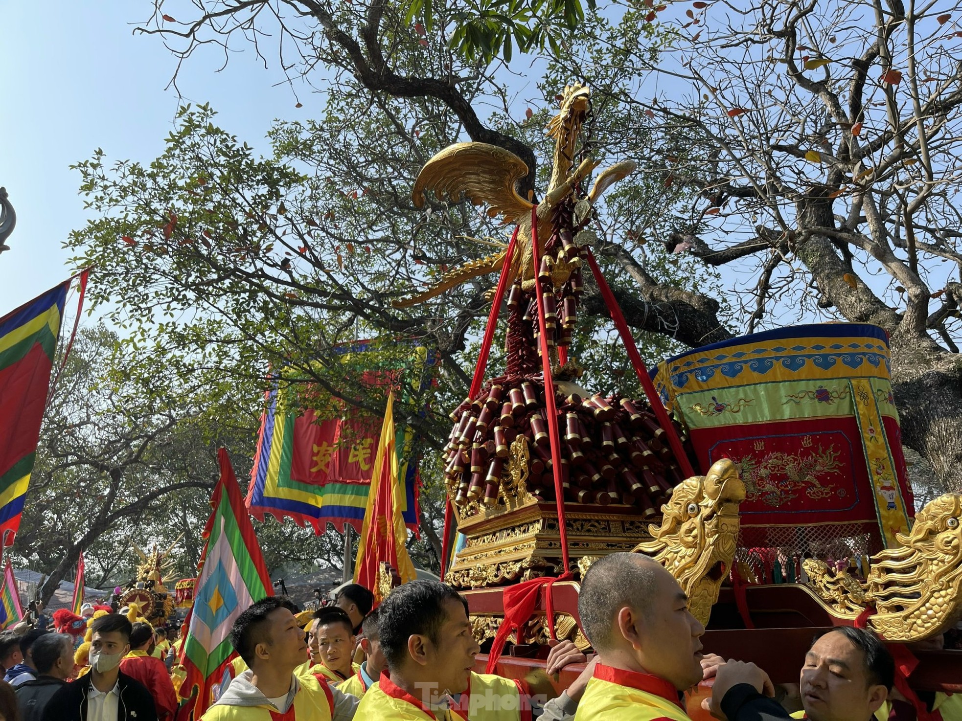 Tưng bừng lễ hội rước pháo khổng lồ ở làng Đồng Kỵ - Ảnh 10.