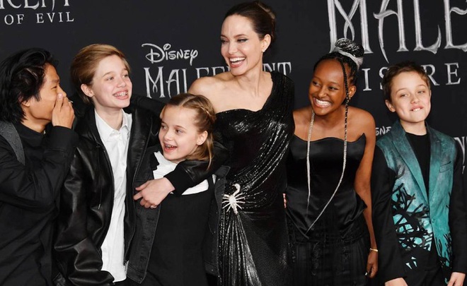 Cách dạy con khác biệt của mẹ Mèo Angelina Jolie: Tự do được ưu tiên nhưng cũng có nguyên tắc gây tranh cãi - Ảnh 1. Cách dạy con khác biệt của mẹ Mèo Angelina Jolie: Tự do được ưu tiên nhưng cũng có nguyên tắc gây tranh cãi - Ảnh 1.