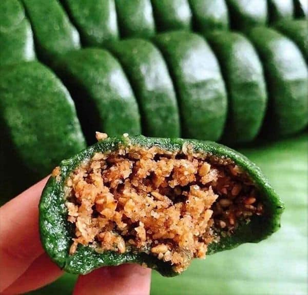 Món bánh xanh mướt đặc sản Lạng Sơn được cư dân mạng thích thú vì cái tên cực lạ - Ảnh 9.