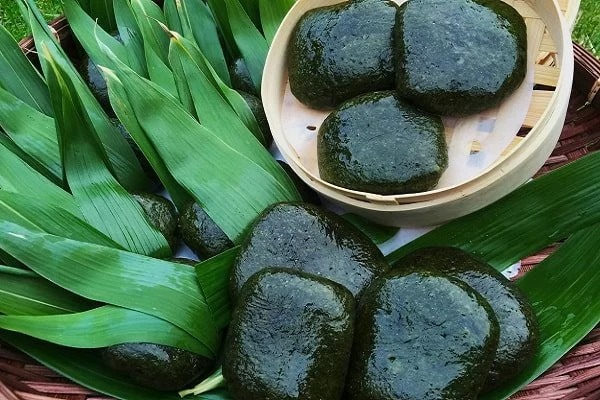 Món bánh xanh mướt đặc sản Lạng Sơn được cư dân mạng thích thú vì cái tên cực lạ - Ảnh 3.