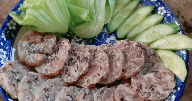 Strange with ice-crusted pork rolls, sold like ice cream in Chau Doc, An Giang - Photo 5.