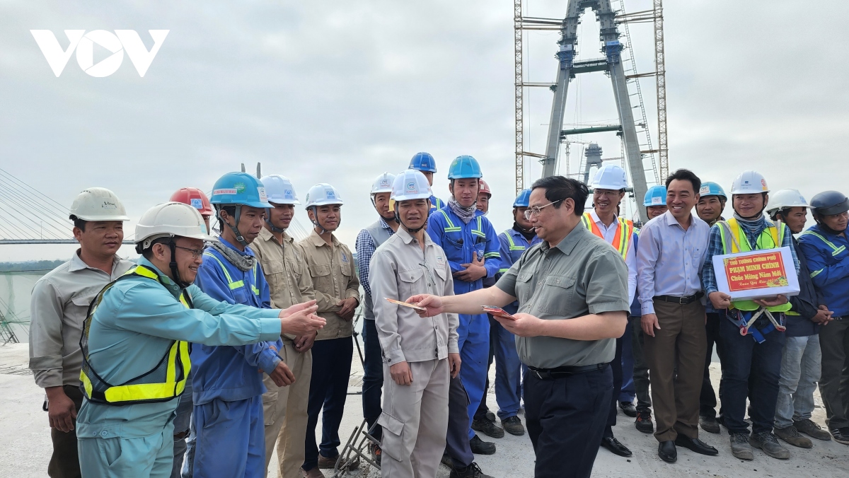Thủ tướng Phạm Minh Chính kiểm tra Dự án cao tốc khu vực ĐBSCL - Ảnh 5. Thủ tướng Phạm Minh Chính kiểm tra Dự án cao tốc khu vực ĐBSCL - Ảnh 5.