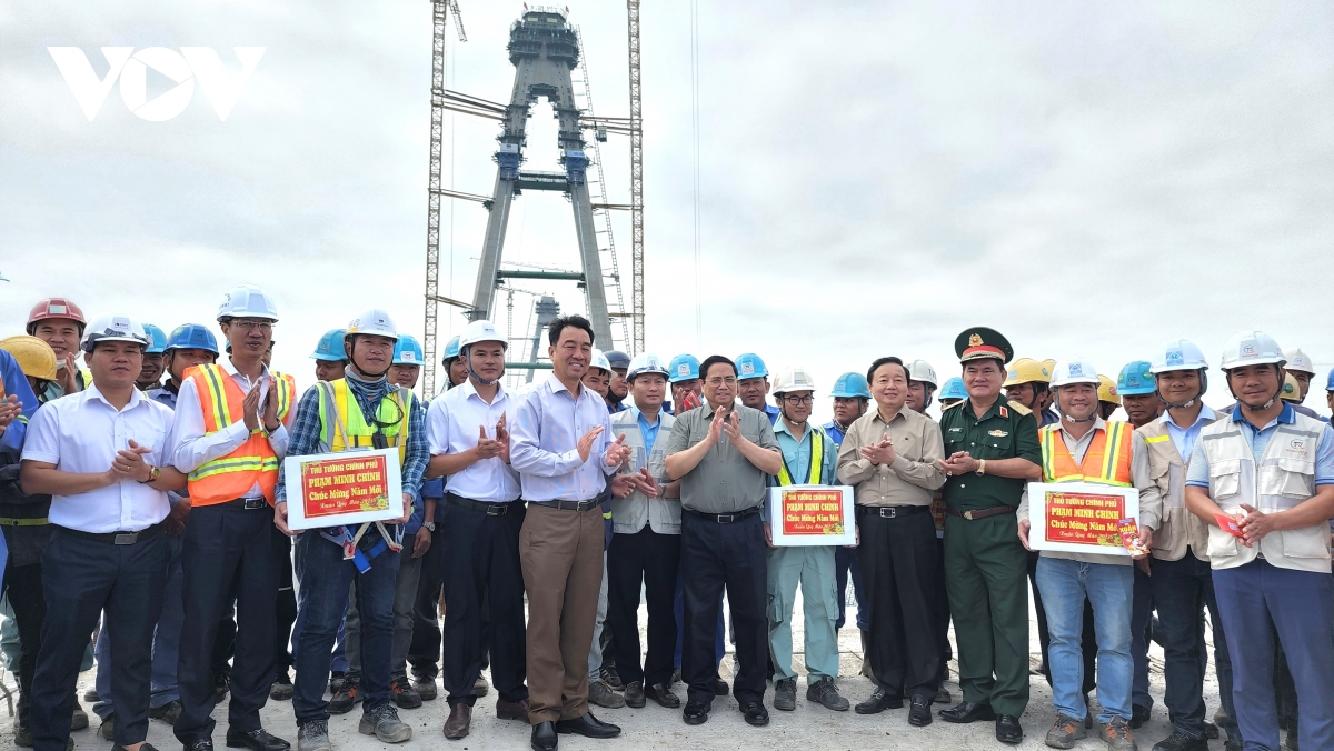 Thủ tướng Phạm Minh Chính kiểm tra Dự án cao tốc khu vực ĐBSCL - Ảnh 4. Thủ tướng Phạm Minh Chính kiểm tra Dự án cao tốc khu vực ĐBSCL - Ảnh 4.