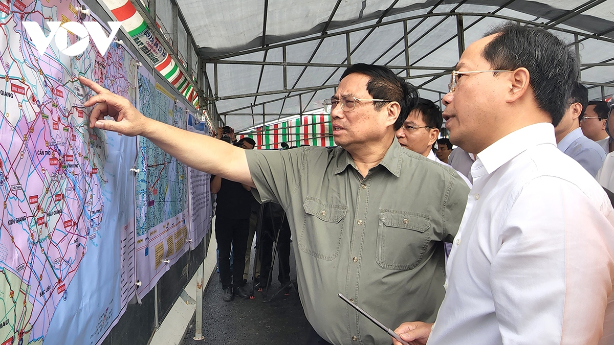 Thủ tướng Phạm Minh Chính kiểm tra Dự án cao tốc khu vực ĐBSCL - Ảnh 2. Thủ tướng Phạm Minh Chính kiểm tra Dự án cao tốc khu vực ĐBSCL - Ảnh 2.