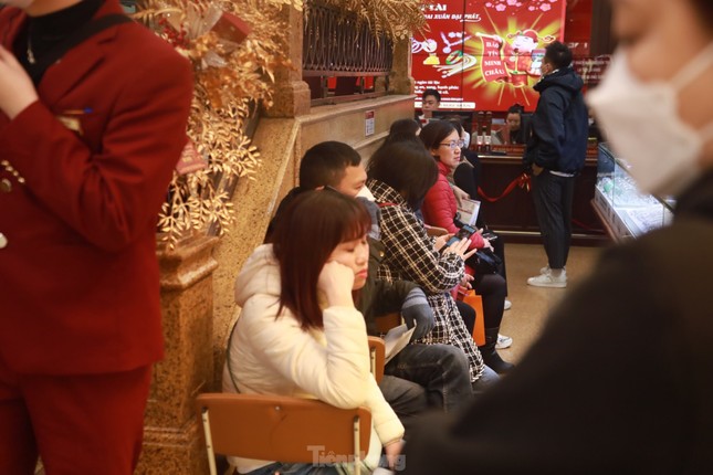 Giá vàng giảm sâu 1 triệu đồng/lượng ngày vía thần Tài - Ảnh 1. Giá vàng giảm sâu 1 triệu đồng/lượng ngày vía thần Tài - Ảnh 1.