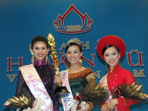 Top 3 Hoa hậu Hoàn vũ Việt Nam 2008 hiện tại: Người lui về hậu trường, người chuẩn bị lên xe hoa với chồng Việt kiều - Ảnh 1.