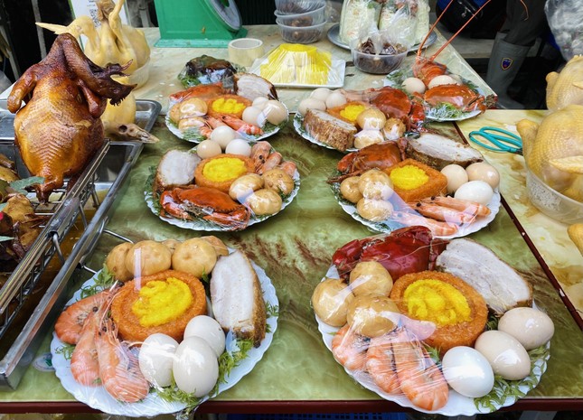 Những mâm cỗ có một không hai cúng vía Thần tài - Ảnh 2. Những mâm cỗ có một không hai cúng vía Thần tài - Ảnh 2.