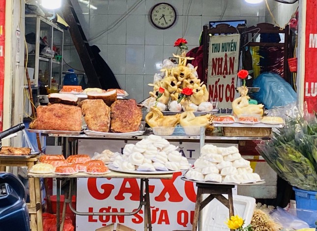 Những mâm cỗ có một không hai cúng vía Thần tài - Ảnh 1. Những mâm cỗ có một không hai cúng vía Thần tài - Ảnh 1.