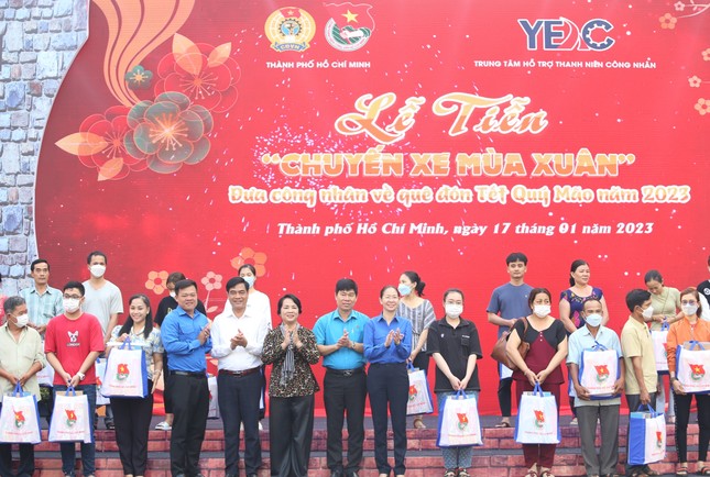 Lương thưởng Tết kéo giảm đình công, lãn công - Ảnh 1.