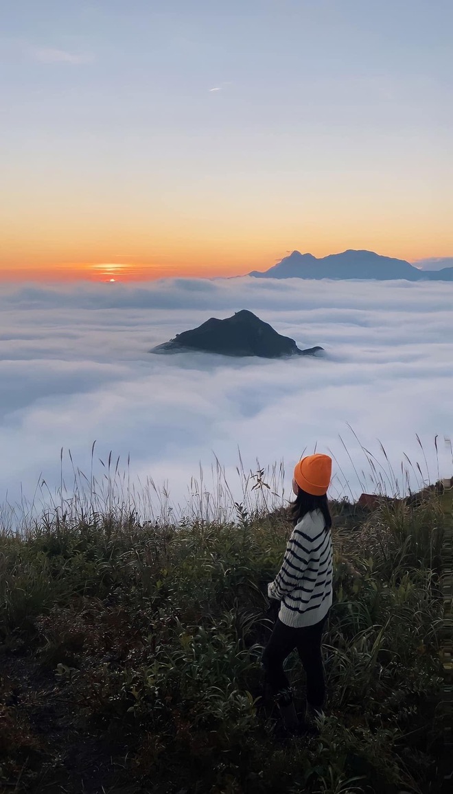 Giới trẻ rủ nhau chinh phục biển mây giữa đại ngàn Tây Bắc, cung đường đầy thử thách nhưng thành quả khiến ai cũng tự hào - Ảnh 16.