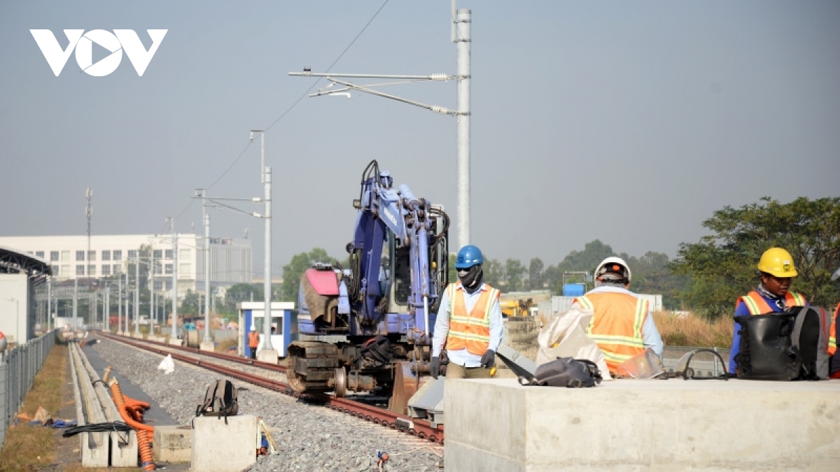 Ra quân đầu năm trên tuyến metro số 1 TP.HCM - Ảnh 6.