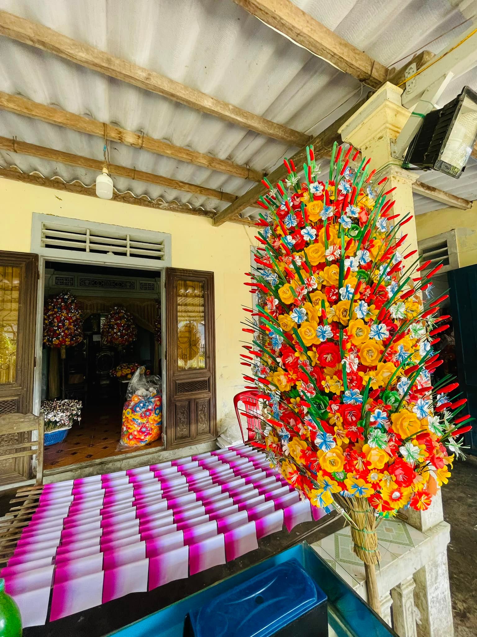 Các làng nghề của Huế rực rỡ mỗi khi Tết đến xuân về - Ảnh 4.