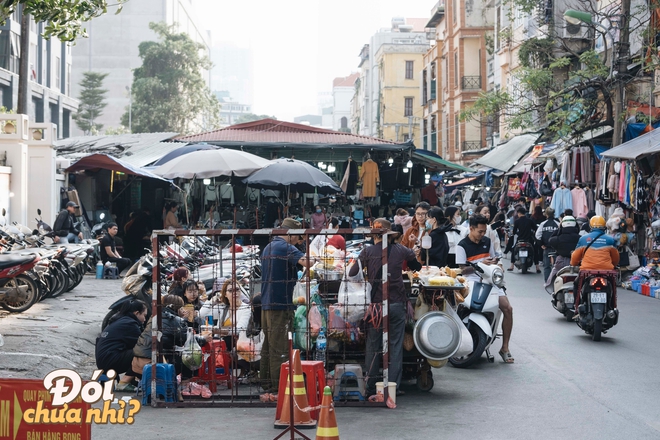  Khám phá thiên đường ăn uống trong khu chợ nổi tiếng nhất nhì giới sinh viên Hà Nội - Ảnh 4.