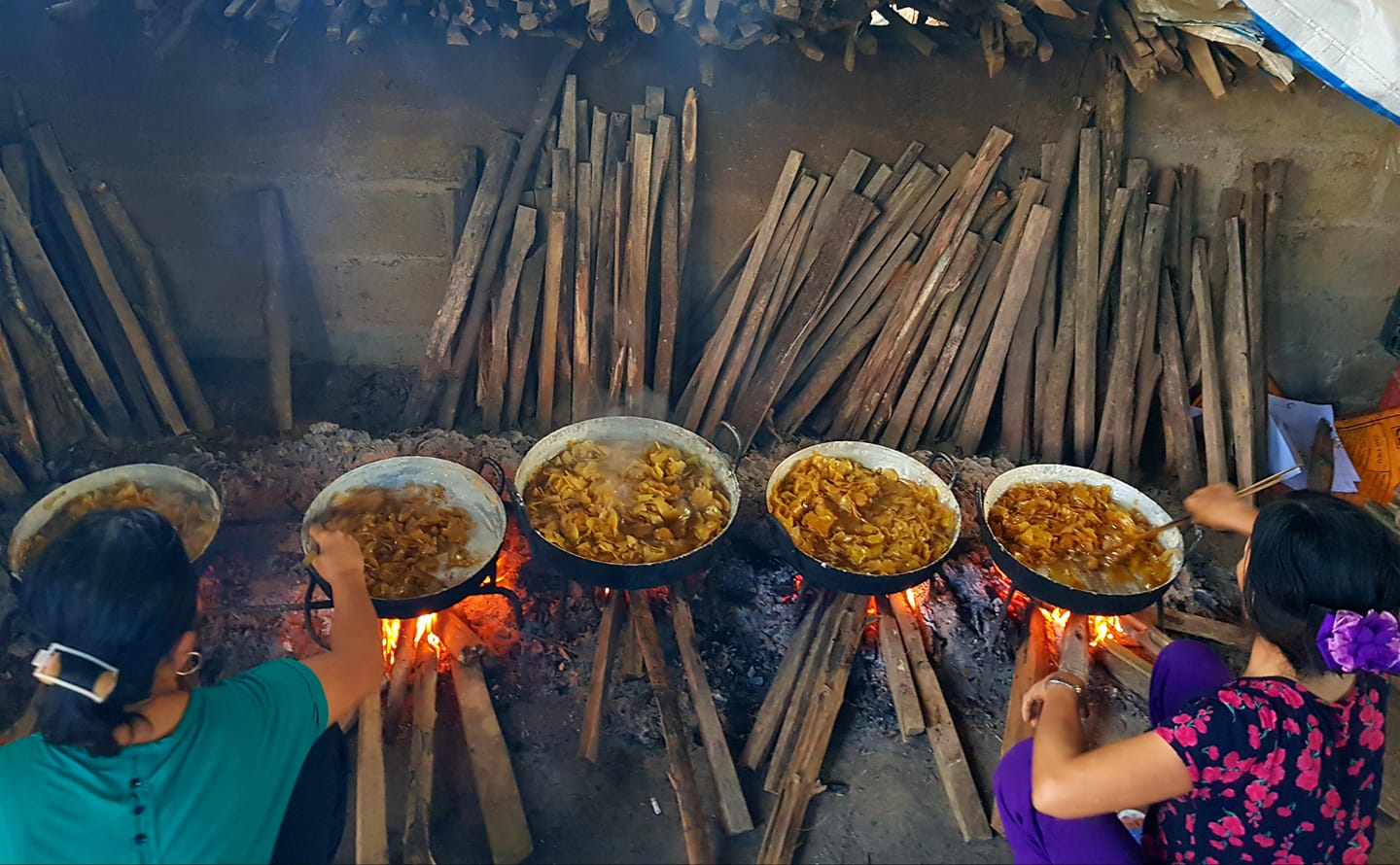 Các làng nghề của Huế rực rỡ mỗi khi Tết đến xuân về - Ảnh 13.