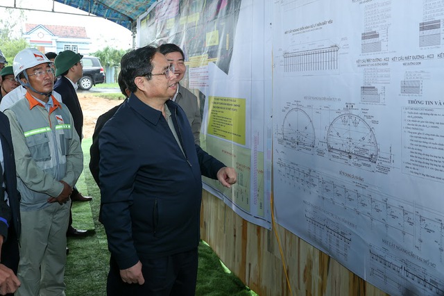 Thủ tướng khảo sát một số công trình, dự án, khu vực quy hoạch trọng điểm tại Phú Yên - Ảnh 3.