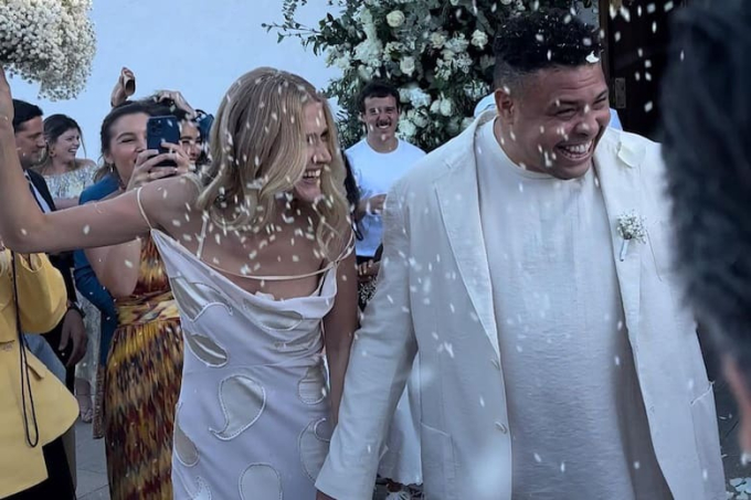Đám cưới đáng nhớ của Ronaldo: Cô dâu hào phóng tặng trang sức cho người thân, tiệc mừng diễn ra trong một tuần - Ảnh 1.