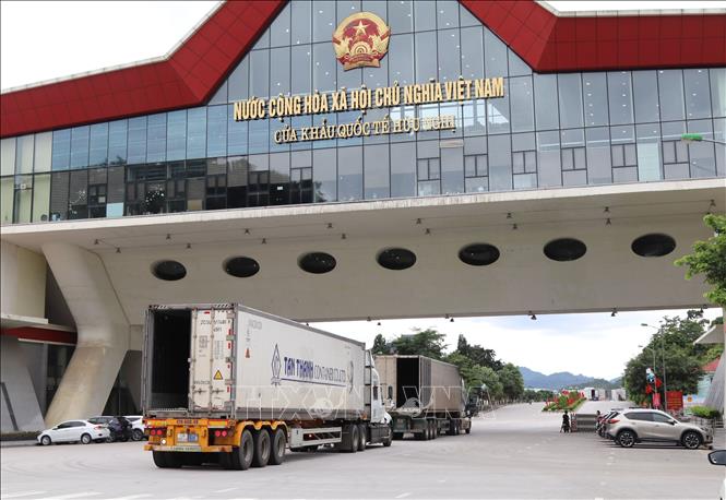 Chủ động điều tiết hàng hóa lên cửa khẩu Lạng Sơn - Ảnh 1.