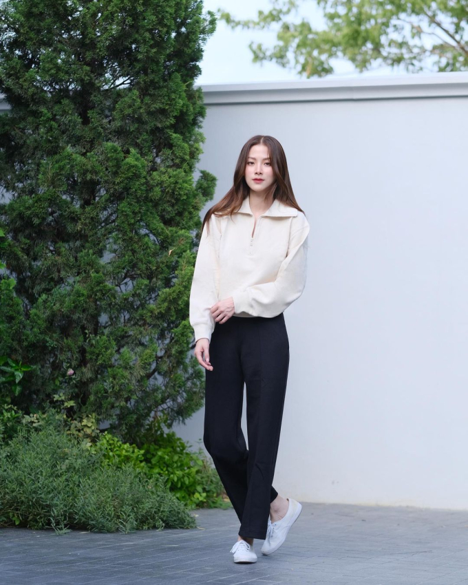 ''Ngọc nữ'' Baifern săn gốc oliu hơn 700 năm tuổi trồng trước dinh thự 55 tỷ, ý nghĩa ẩn sau khiến ai cũng bất ngờ - Ảnh 19. ''Ngọc nữ'' Baifern săn gốc oliu hơn 700 năm tuổi trồng trước dinh thự 55 tỷ, ý nghĩa ẩn sau khiến ai cũng bất ngờ - Ảnh 19.