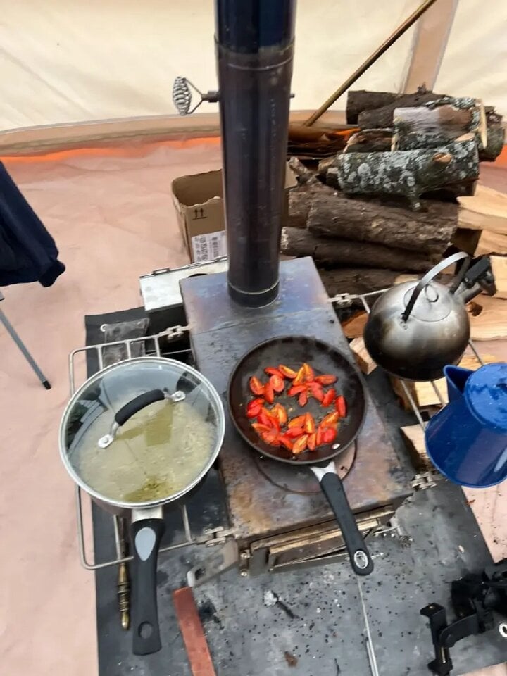 2 năm tiết kiệm 1,2 tỷ đồng nhờ ở lều, bà mẹ bỏ việc vì 'không cần tiền nữa' - Ảnh 3.