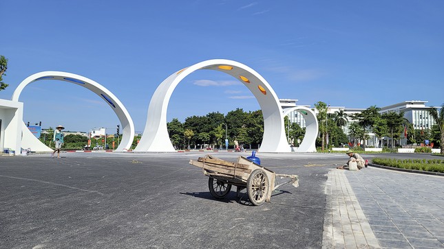 Mãn nhãn với công viên gần 100 tỷ sắp hoàn thiện chào mừng 20 năm thành lập quận Long Biên - Ảnh 8.