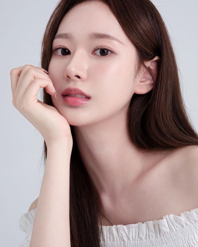Du học sinh 21 tuổi đăng quang Hoa hậu Hàn Quốc 2023, gây tranh cãi vì ảnh đời thường khác &quot;một trời một vực&quot; - Ảnh 5.