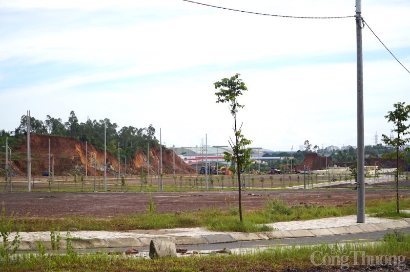Đà Nẵng: Nghịch lý doanh nghiệp thiếu đất mà cụm công nghiệp lại không có đường vào - Ảnh 1.