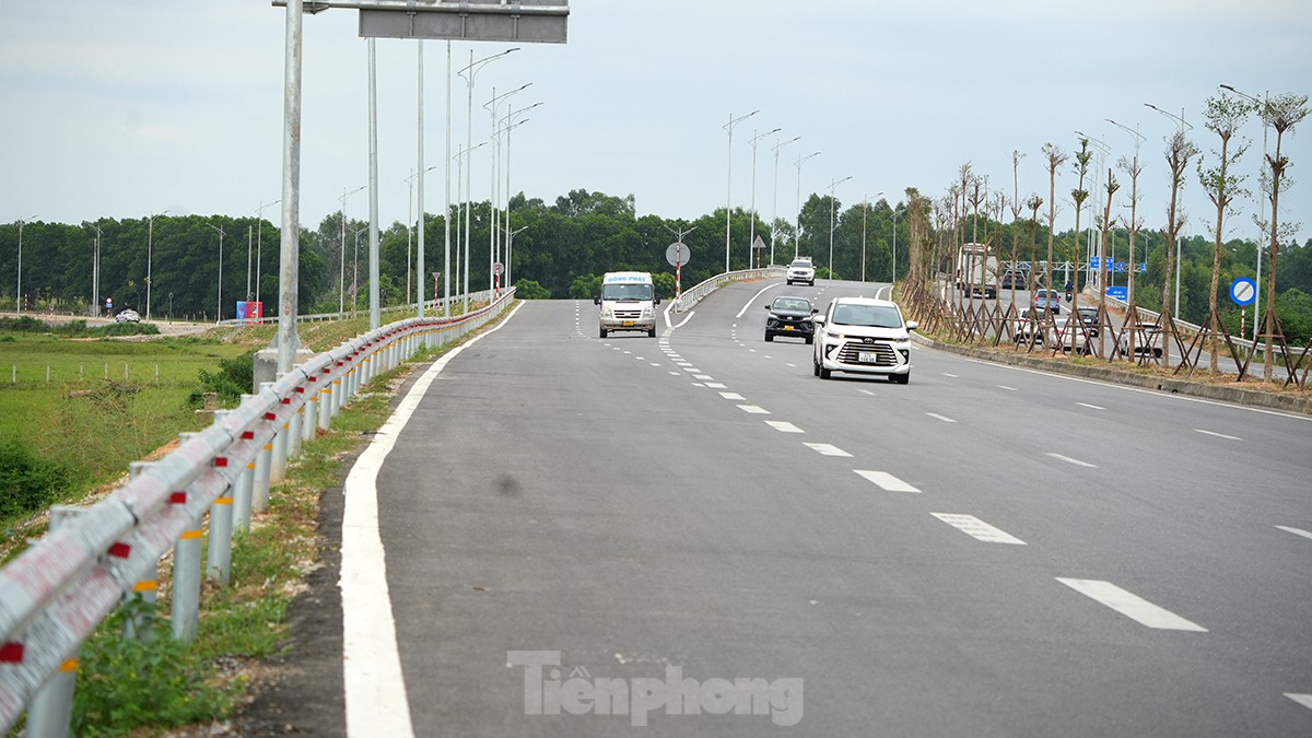 Bay trên con đường 'trăm tỷ' vừa thông xe, nối Khu đô thị vệ tinh Sóc Sơn với trung tâm Thủ đô - Ảnh 5.