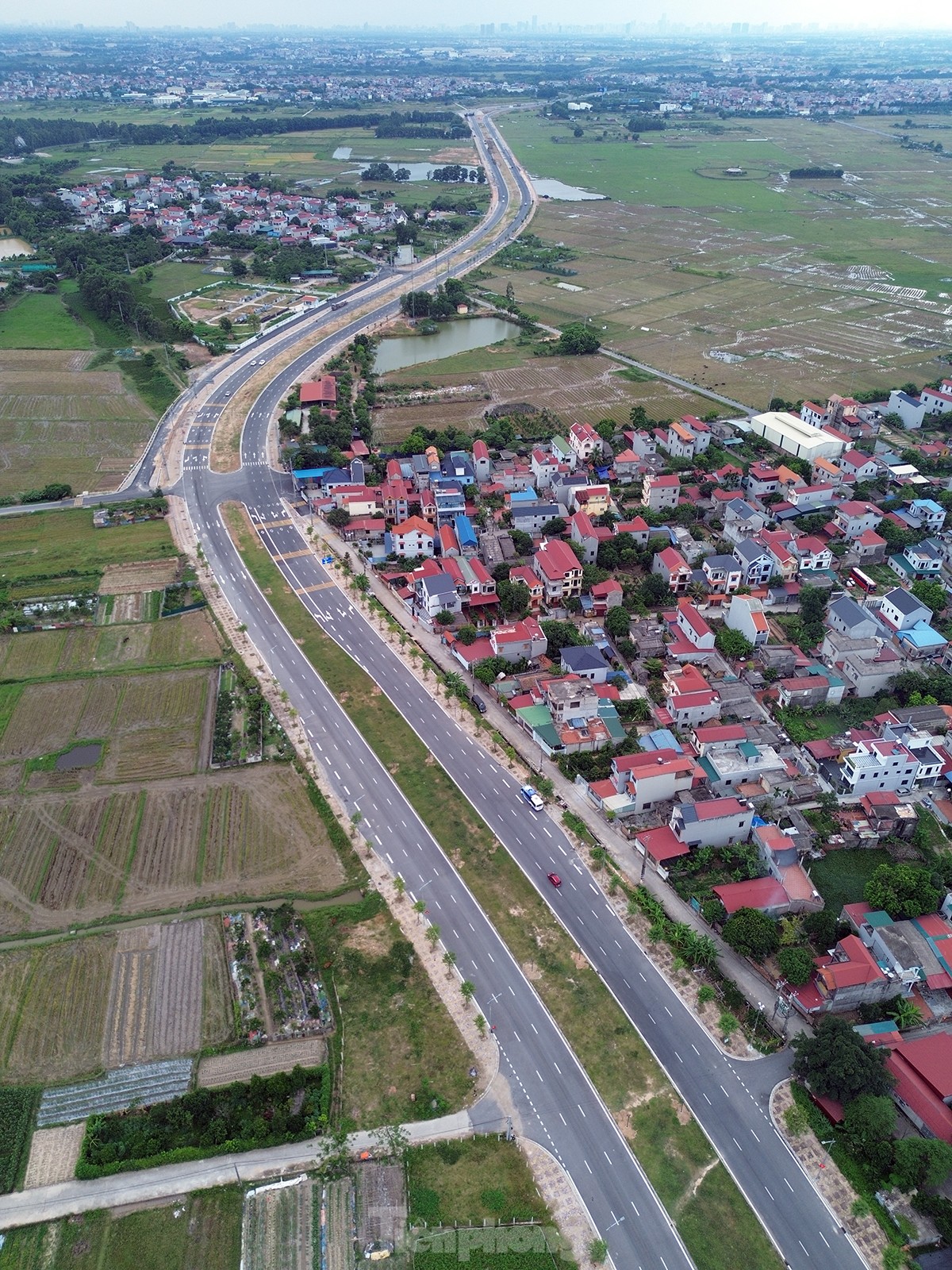 Bay trên con đường 'trăm tỷ' vừa thông xe, nối Khu đô thị vệ tinh Sóc Sơn với trung tâm Thủ đô - Ảnh 7.