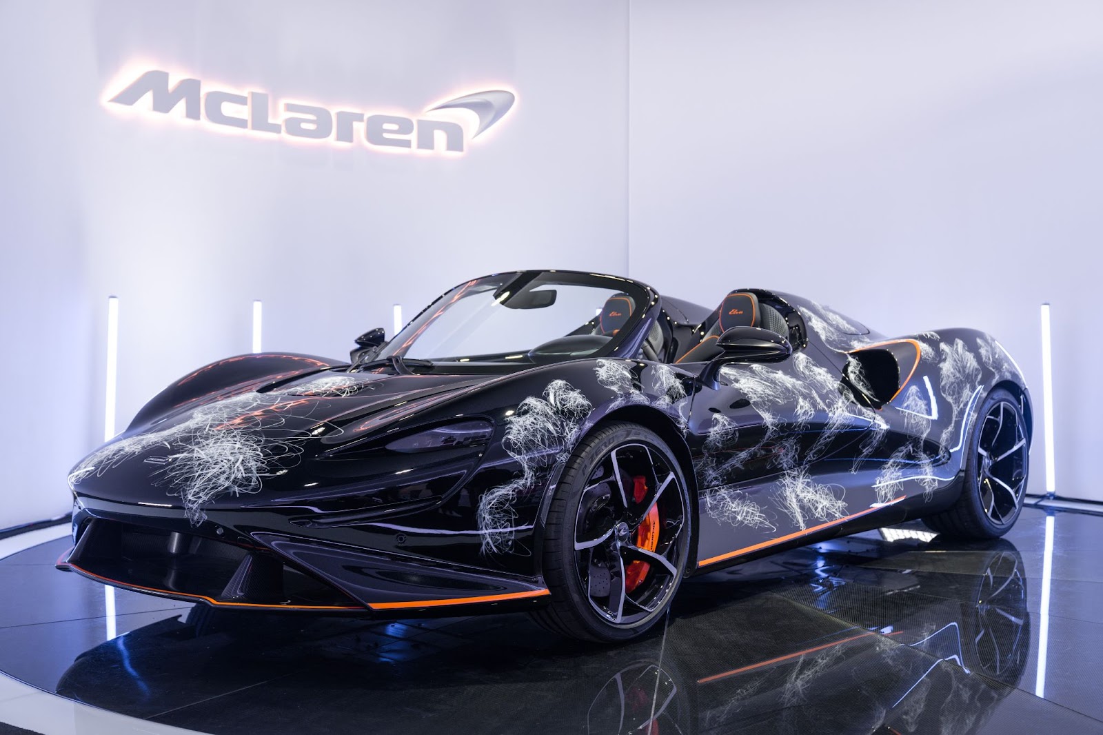 Siêu xe độc bản McLaren Elva của Minh Nhựa về Việt Nam: Giá khoảng 143 tỷ đồng - Ảnh 3.