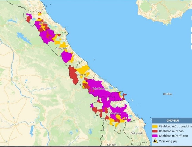 Lần đầu tiên trong lịch sử: Cảnh báo rủi ro thiên tai cấp 4 tại Huế - Đà Nẵng vì mưa lớn - Ảnh 2.