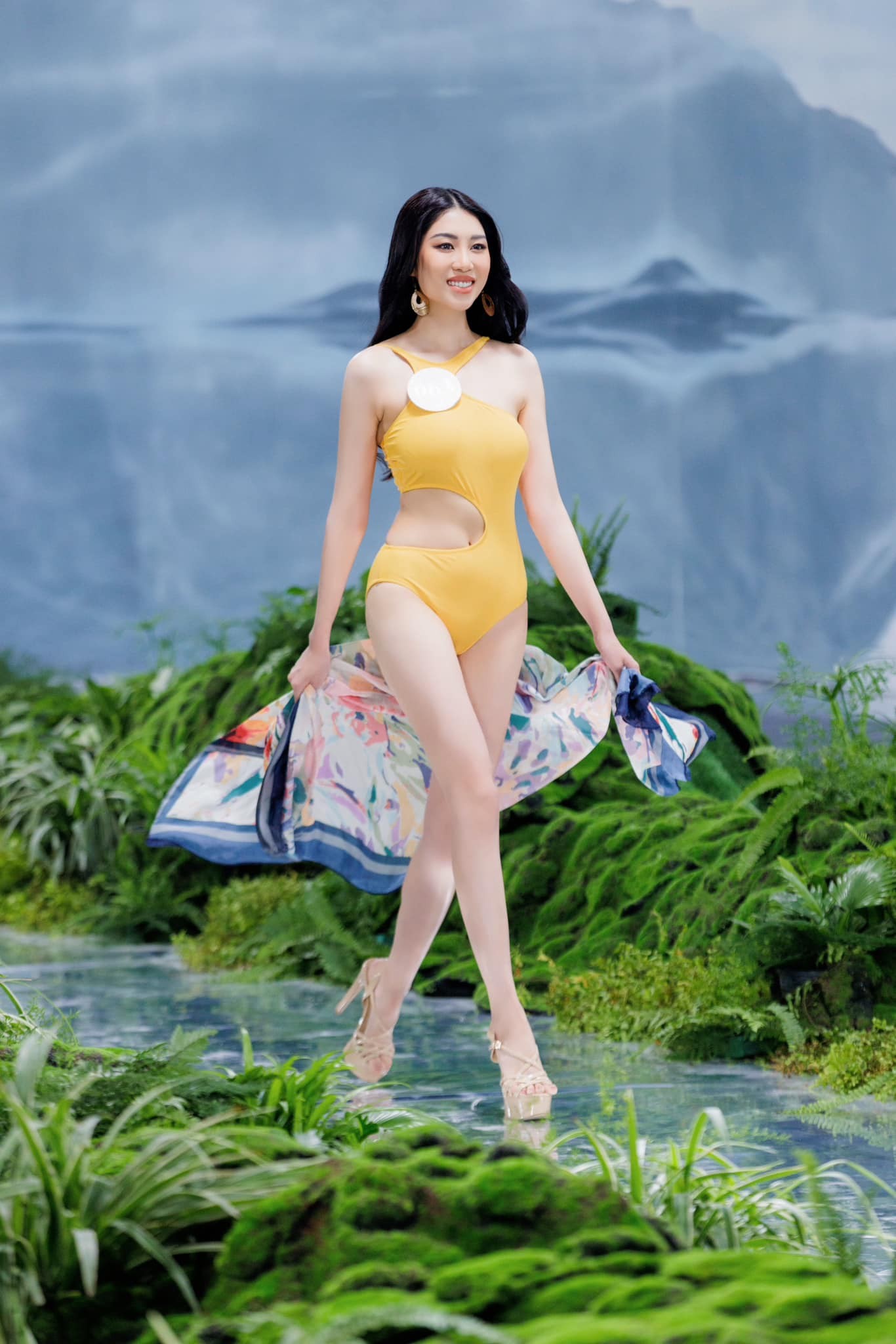 Nhan sắc đời thường của cô gái Việt kiều đăng quang Hoa hậu Trái Đất Việt Nam - Ảnh 2.