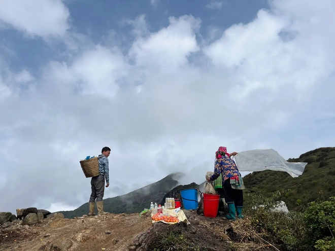 Phát hiện điểm leo núi có cái tên đặc biệt cách Hà Nội hơn 400km, du khách nhận xét “không phải ai cũng đi được”