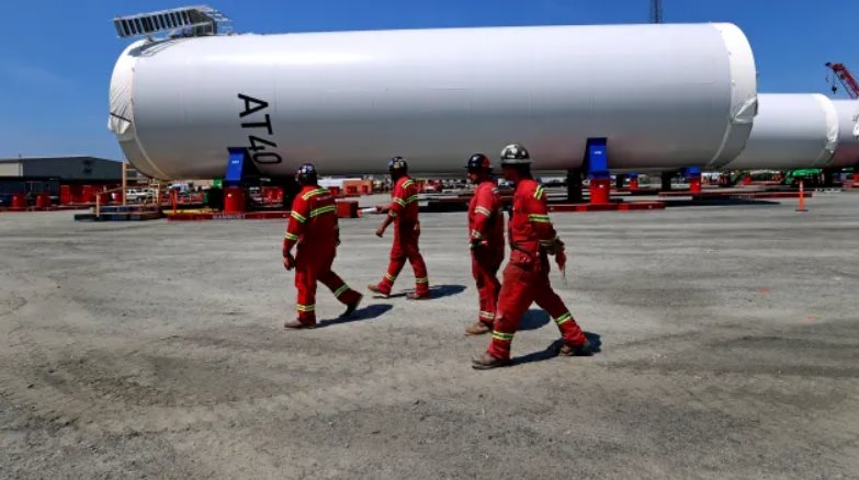 Công nghệ Trung Quốc trở thành chìa khóa để xây trạng trại gió lớn nhất thế giới ngoài khơi nước Anh: Tự nâng cả cấu trúc khổng lồ lên cao hàng chục mét giữa biển - Ảnh 2.